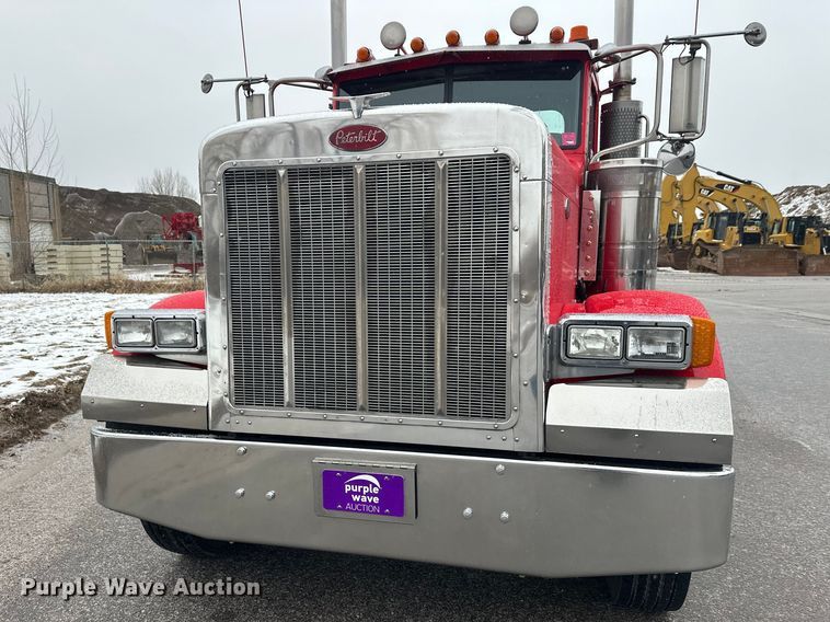 image for item FK1659 2007 Peterbilt 379 semi truck