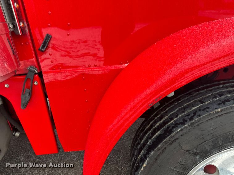 image for item FK1659 2007 Peterbilt 379 semi truck