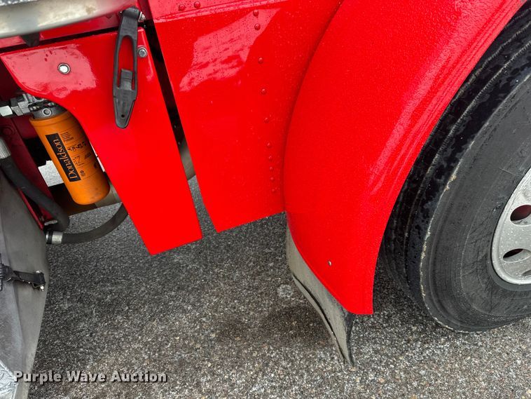 image for item FK1659 2007 Peterbilt 379 semi truck