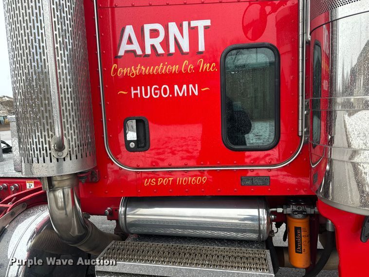 image for item FK1659 2007 Peterbilt 379 semi truck