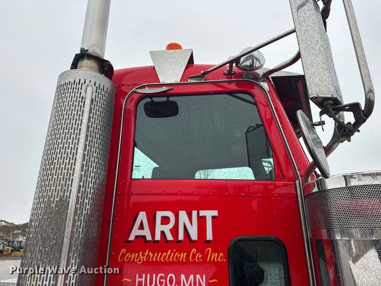 image for item FK1659 2007 Peterbilt 379 semi truck