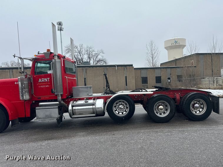 image for item FK1659 2007 Peterbilt 379 semi truck