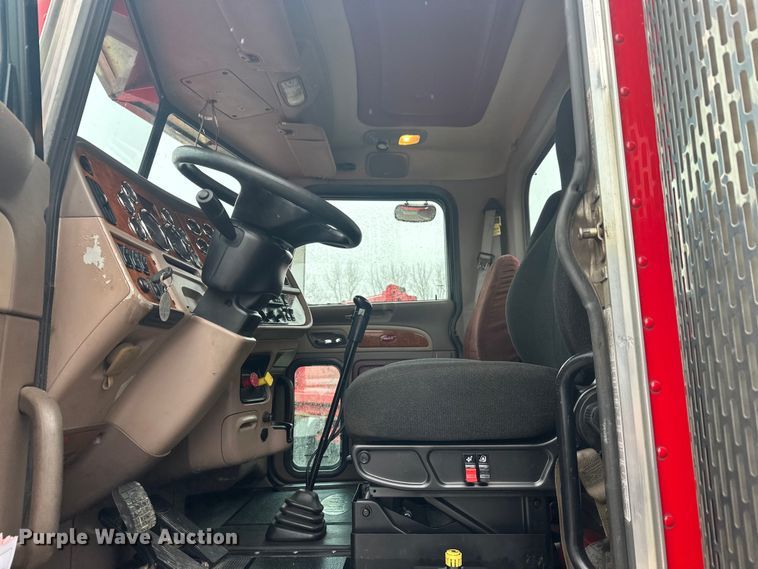 image for item FK1659 2007 Peterbilt 379 semi truck