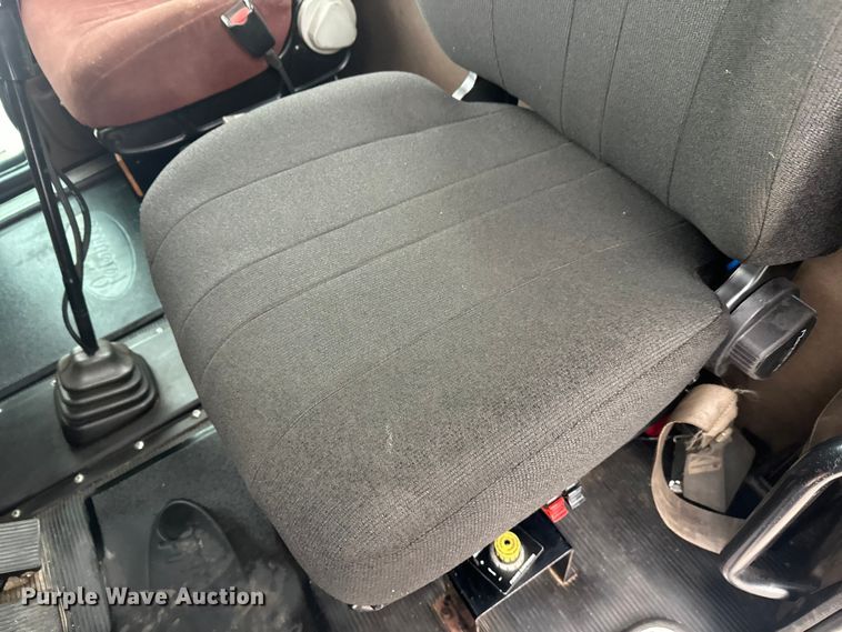 image for item FK1659 2007 Peterbilt 379 semi truck