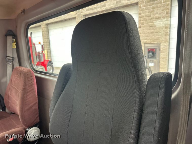 image for item FK1659 2007 Peterbilt 379 semi truck