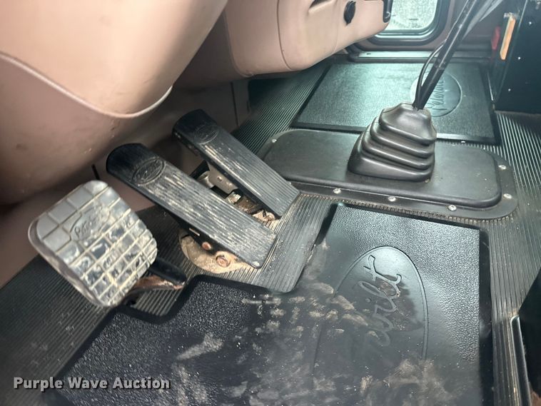 image for item FK1659 2007 Peterbilt 379 semi truck