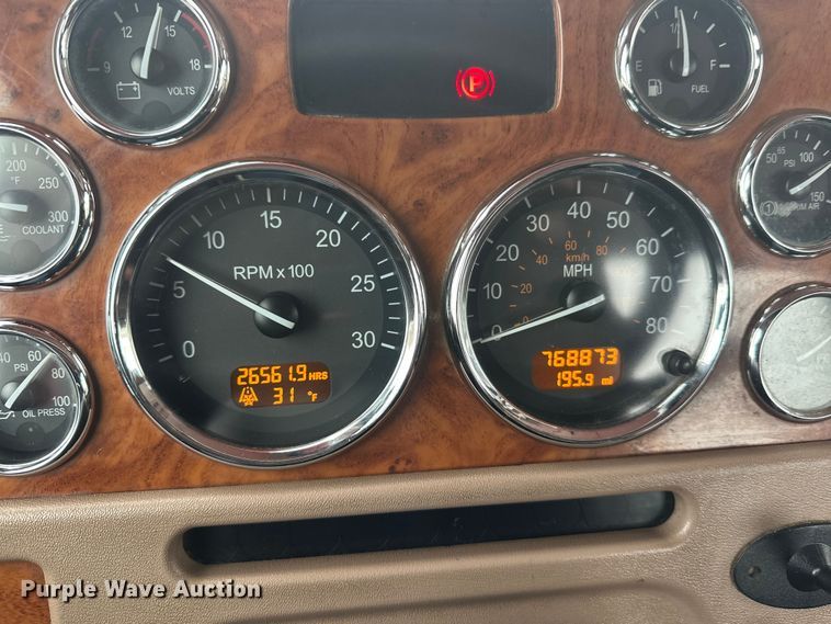 image for item FK1659 2007 Peterbilt 379 semi truck