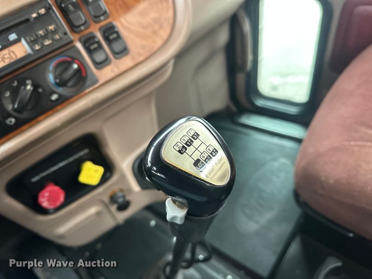 image for item FK1659 2007 Peterbilt 379 semi truck