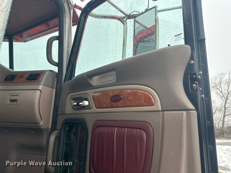 image for item FK1659 2007 Peterbilt 379 semi truck