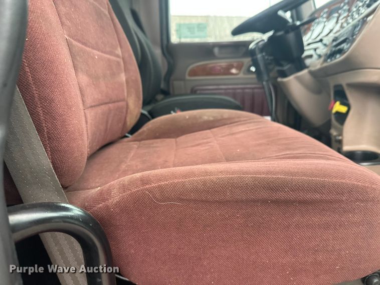 image for item FK1659 2007 Peterbilt 379 semi truck