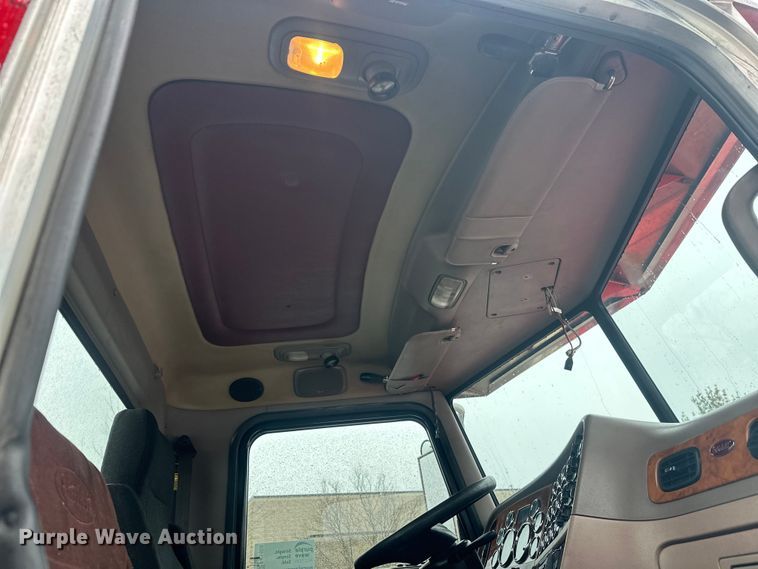 image for item FK1659 2007 Peterbilt 379 semi truck