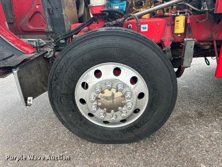 image for item FK1659 2007 Peterbilt 379 semi truck