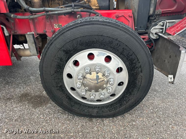 image for item FK1659 2007 Peterbilt 379 semi truck