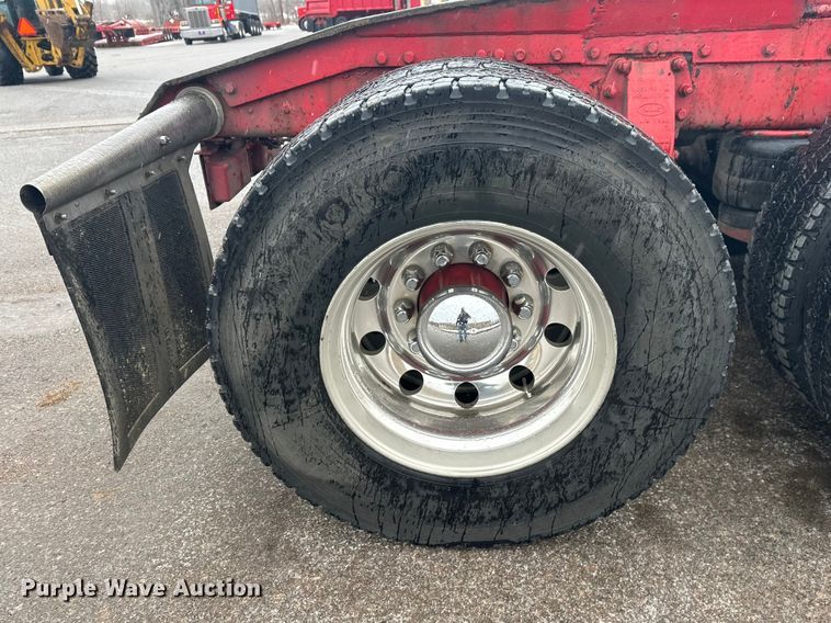 image for item FK1659 2007 Peterbilt 379 semi truck