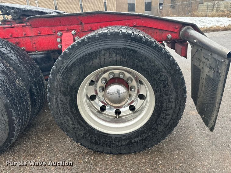 image for item FK1659 2007 Peterbilt 379 semi truck