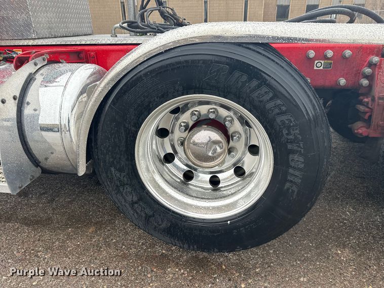 image for item FK1659 2007 Peterbilt 379 semi truck