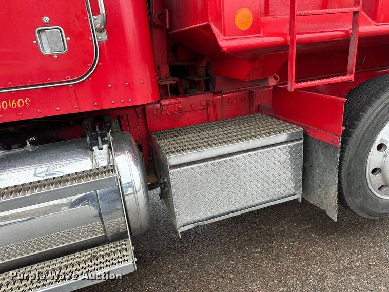 image for item FK1660 1995 Peterbilt 357 dump truck