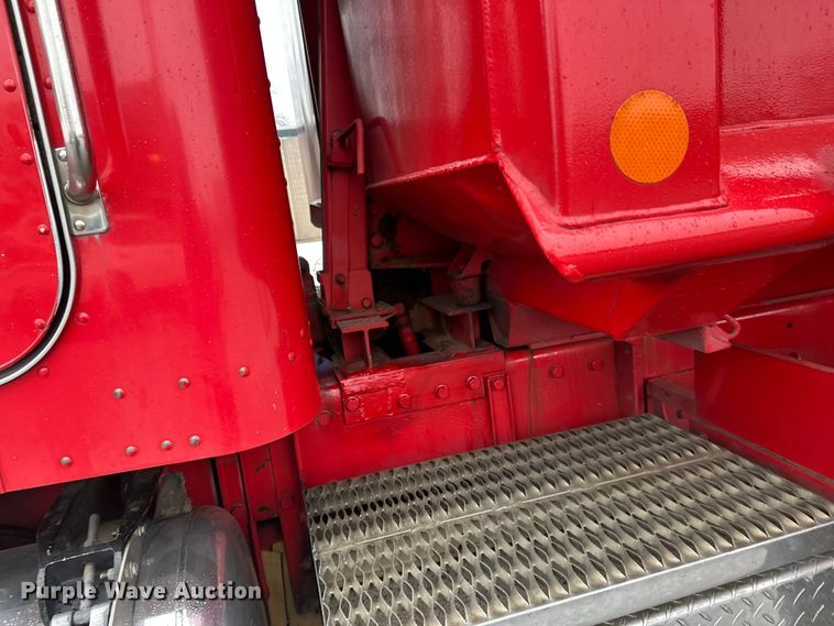 image for item FK1660 1995 Peterbilt 357 dump truck