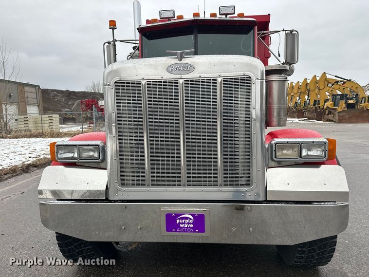 image for item FK1660 1995 Peterbilt 357 dump truck
