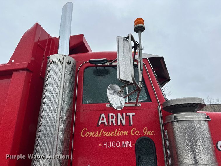 image for item FK1660 1995 Peterbilt 357 dump truck