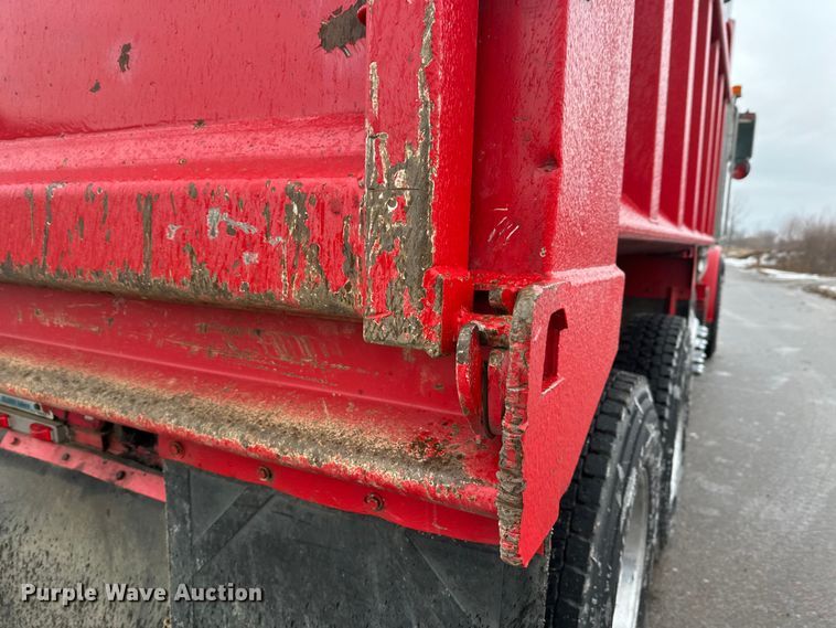 image for item FK1660 1995 Peterbilt 357 dump truck