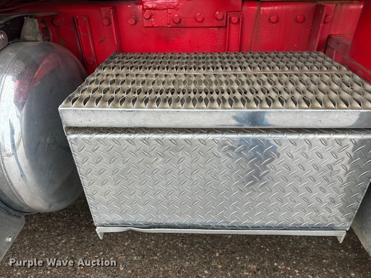 image for item FK1660 1995 Peterbilt 357 dump truck