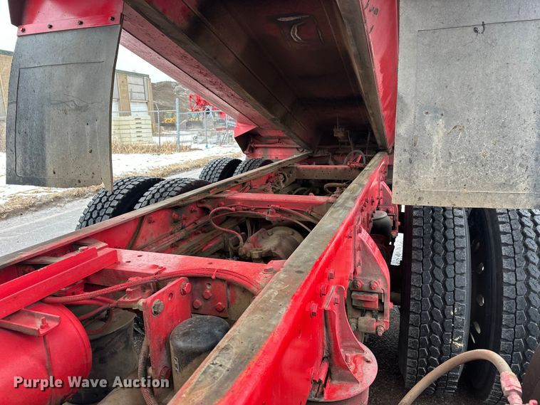 image for item FK1660 1995 Peterbilt 357 dump truck