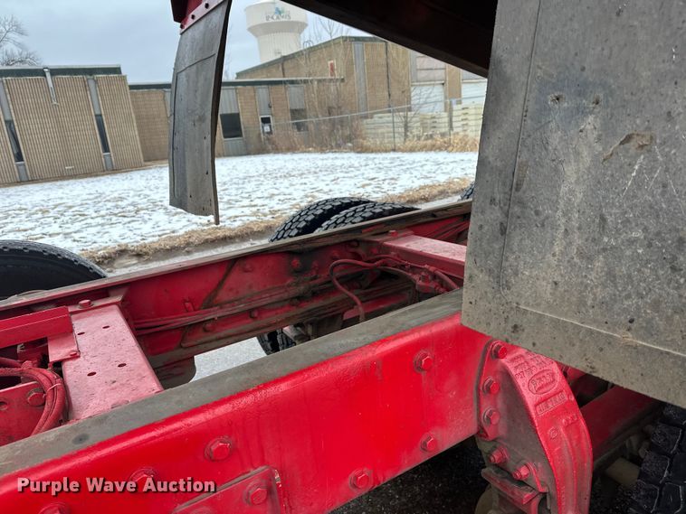 image for item FK1660 1995 Peterbilt 357 dump truck