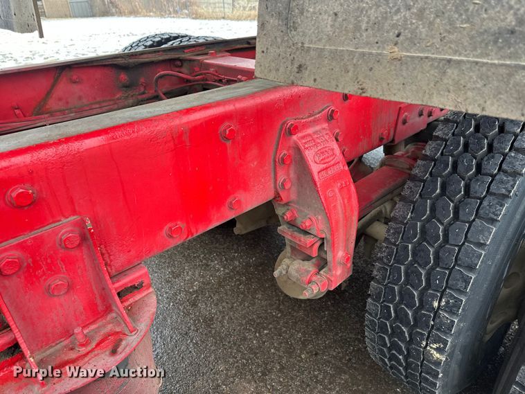 image for item FK1660 1995 Peterbilt 357 dump truck