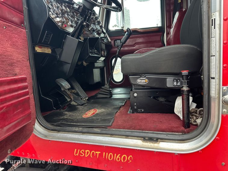 image for item FK1660 1995 Peterbilt 357 dump truck