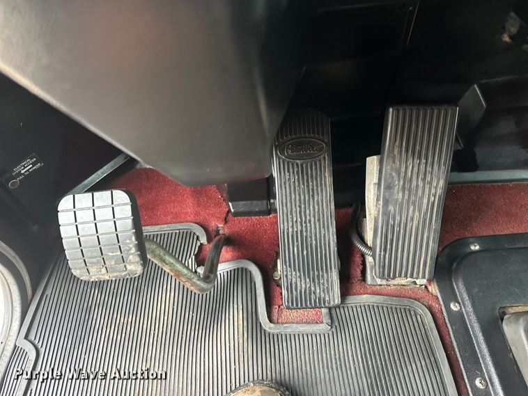 image for item FK1660 1995 Peterbilt 357 dump truck