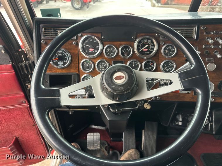 image for item FK1660 1995 Peterbilt 357 dump truck