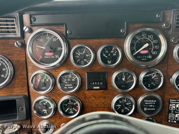 image for item FK1660 1995 Peterbilt 357 dump truck