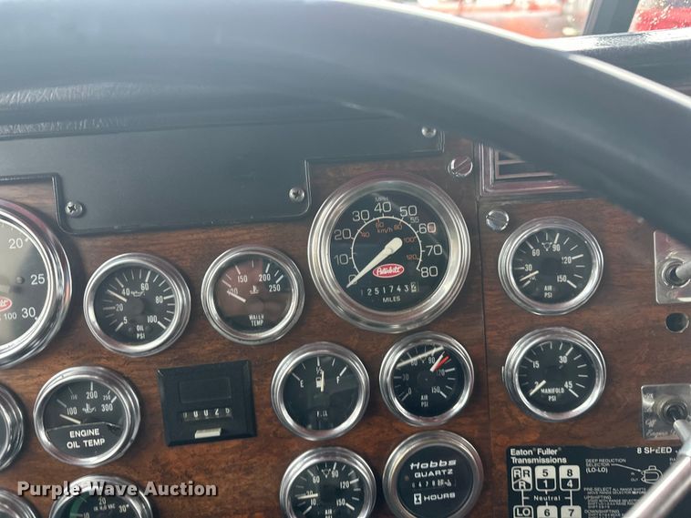 image for item FK1660 1995 Peterbilt 357 dump truck