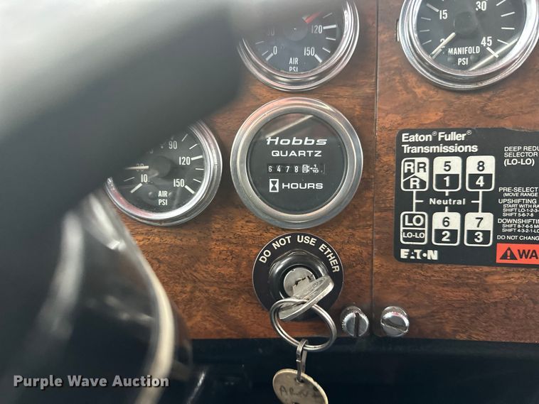 image for item FK1660 1995 Peterbilt 357 dump truck