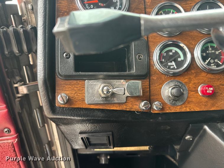 image for item FK1660 1995 Peterbilt 357 dump truck