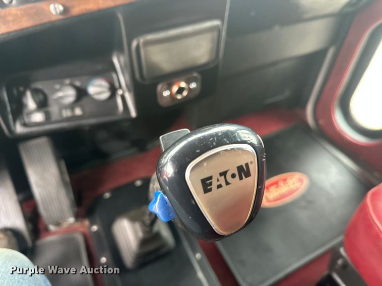 image for item FK1660 1995 Peterbilt 357 dump truck