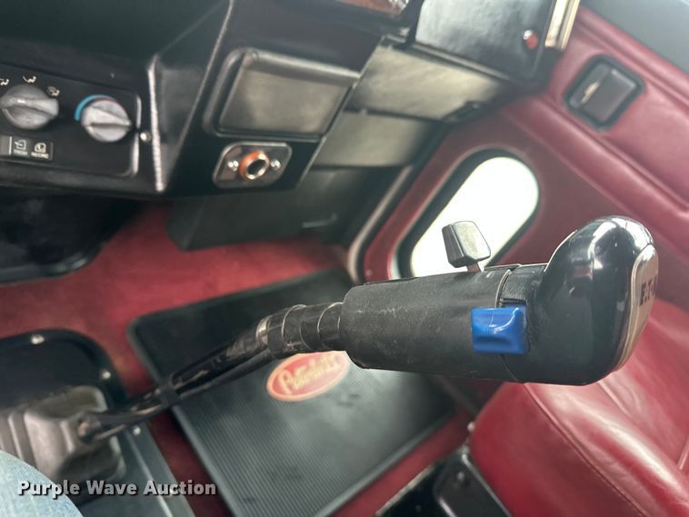 image for item FK1660 1995 Peterbilt 357 dump truck