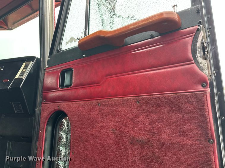 image for item FK1660 1995 Peterbilt 357 dump truck