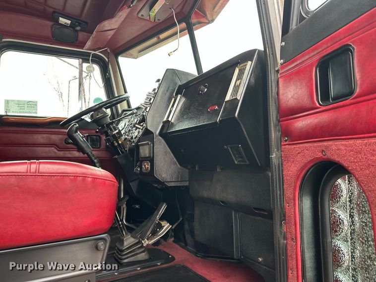 image for item FK1660 1995 Peterbilt 357 dump truck