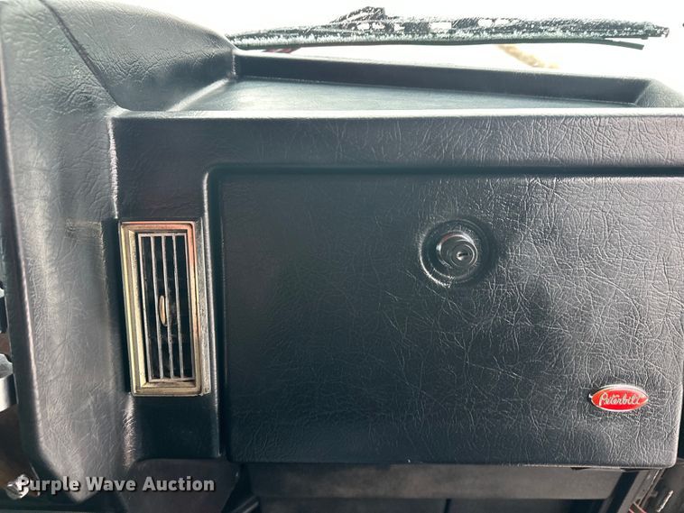 image for item FK1660 1995 Peterbilt 357 dump truck