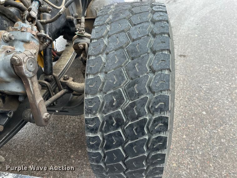 image for item FK1660 1995 Peterbilt 357 dump truck