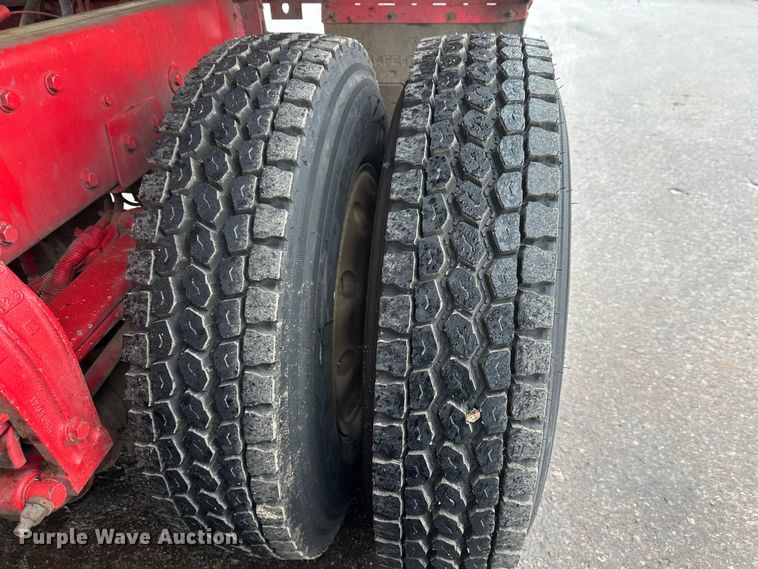 image for item FK1660 1995 Peterbilt 357 dump truck