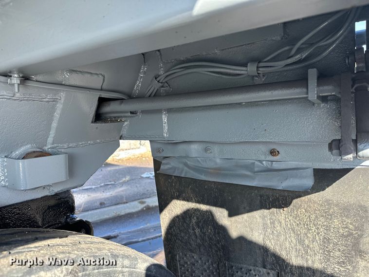 image for item FK1664 2005 Bibeau end dump trailer