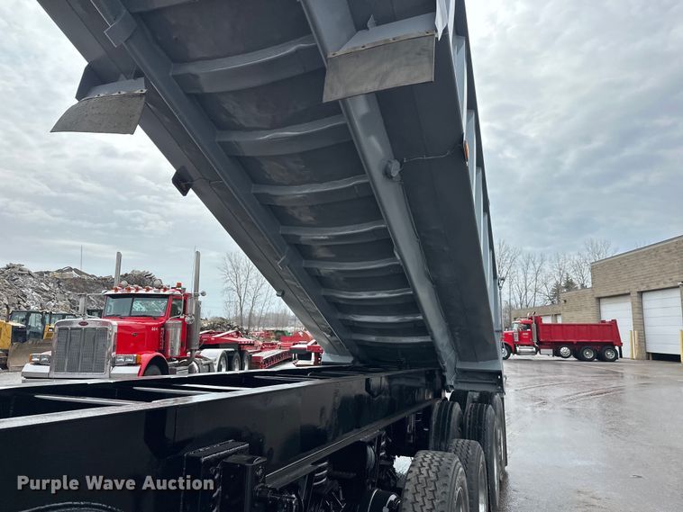 image for item FK1664 2005 Bibeau end dump trailer