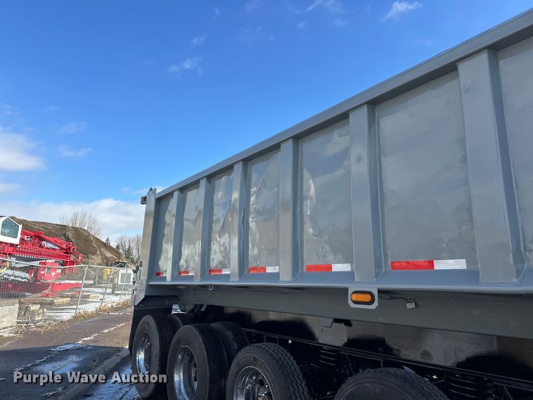 image for item FK1664 2005 Bibeau end dump trailer