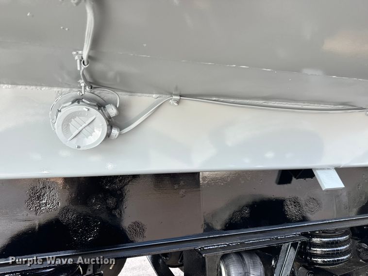 image for item FK1664 2005 Bibeau end dump trailer