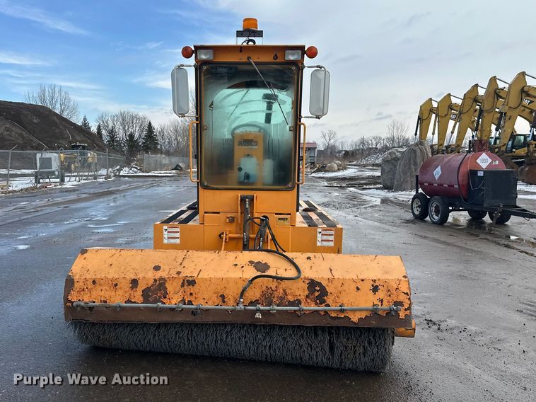 image for item FK1668 Roscoe 4890 broom