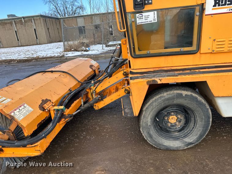 image for item FK1668 Roscoe 4890 broom