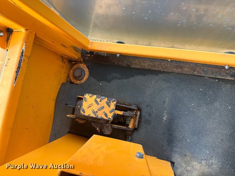 image for item FK1668 Roscoe 4890 broom